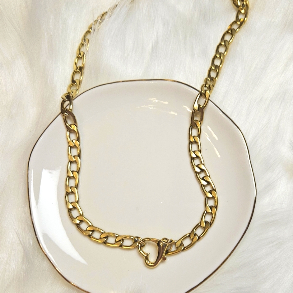 New 18K Gold Plated Heart Clasp Necklace